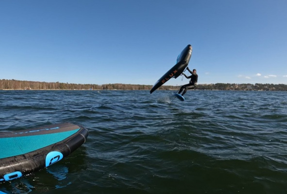 Testa Starboard foil hos oss – demofoil med foil, vingar och master