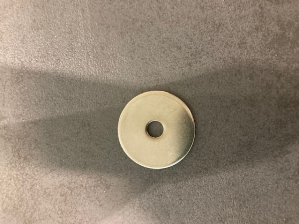 Stor rostfri bricka för fenskruv (25mm ytterdiameter) i gruppen Vindsurfing / Tillbehör vindsurf / Reservdelar vindsurf hos Surfspot Sweden AB (1000000001138)
