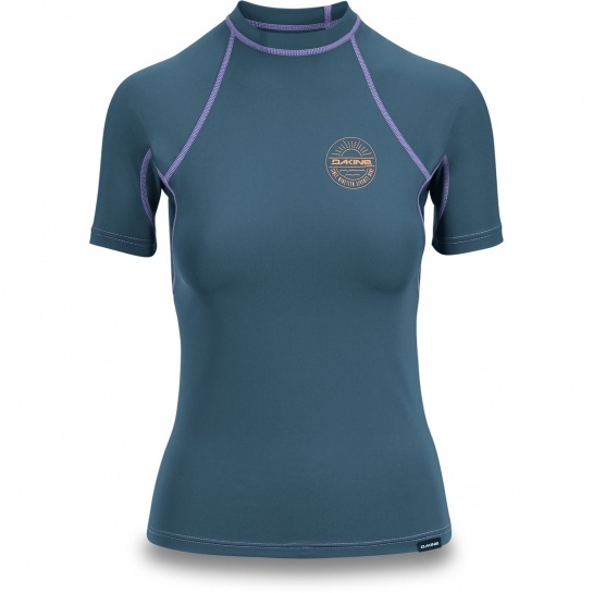 Dakine Flow Snug Fit S/S waimea (dam) i gruppen Våtdräktsprodukter / Underställ och rashguards / Rashguard / Rashguard dam hos Surfspot Sweden AB (10002332-w)