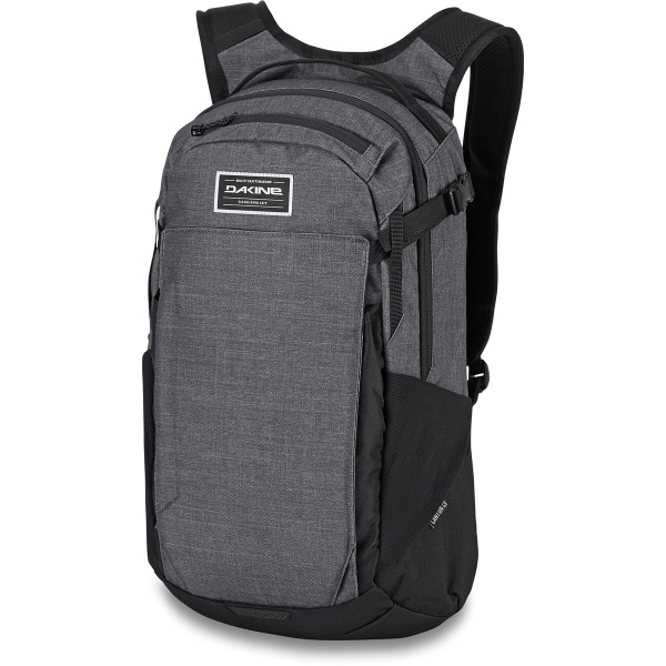 Dakine Canyon ryggsäck 20 liter Carbon Pet i gruppen Övrigt / Vinter / Övrigt Vinter / Väskor för skidåkning hos Surfspot Sweden AB (10002381)