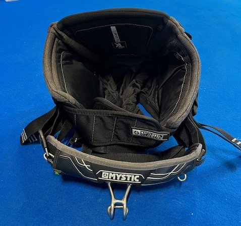 Mystic Driver Seat Harness Black XL (begagnad) i gruppen Kite / Kiteselar / Sittselar Kite hos Surfspot Sweden AB (35003-220123-900-XL-beg)