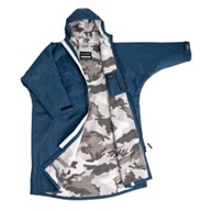 Dryrobe Deep Sea Blue Sand Camo i gruppen Våtdräktsprodukter / Våtdräktstillbehör / Poncho och handdukar hos Surfspot Sweden AB (DRDSBSC)