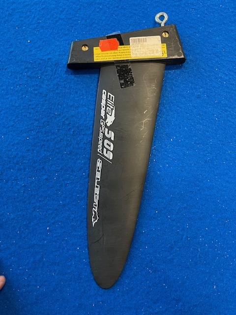 Select S09 27cm Tuttlebox (Lätt begagnad) i gruppen Windsurf / Fenor / Fynd och beg fenor hos Surfspot Sweden AB (SELS0927TU)