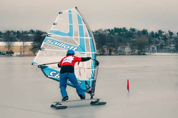 Sharp4 Issurfingbräda (Hybrid) i gruppen Övrigt / Vinter / Vindsurfing på is / Brädor och medar hos Surfspot Sweden AB (Sharp4is)