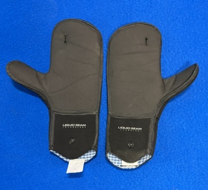 NRS Toaster Mitts M (Begagnade) i gruppen Våtdräkt och tillbehör / Våtdräktstillbehör / Våtdräktshandskar hos Surfspot Sweden AB (ToasterMbeg)