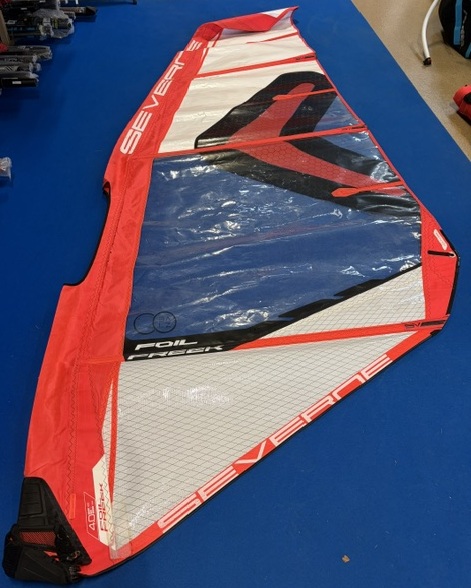 Severne Foil Freek 4,0 (demokörd med tejpning) i gruppen Windsurf / Vindsurfsegel / Begagnade Segel hos Surfspot Sweden AB (foilfreek-4-demo)