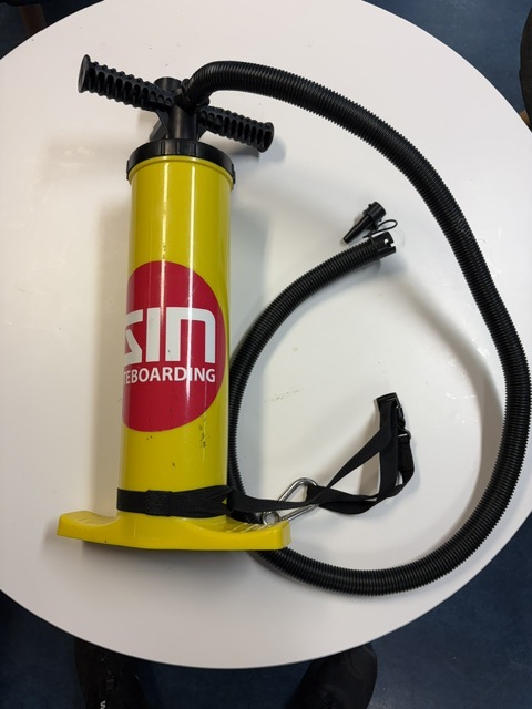 Gin Kitepump (Begagnad) i gruppen Wake/Tub / Tubar och ringar / Tillbehör till tubar och ringar hos Surfspot Sweden AB (ginpump)
