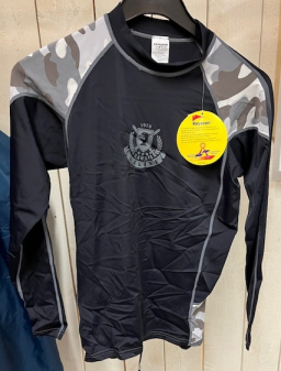 Dakine Rashguard Svart/Camo Large (Restparti)