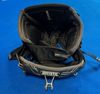 Mystic Driver Seat Harness Black XL (begagnad)