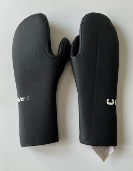 C-Skins Wired+ 7mm mitts XS (B-sortering)