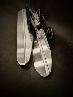 The Wingsk8 v4 med v1 bindning (Skridsko för segling)