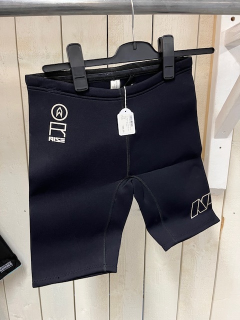 Neil Pryde Neoprenshorts stl XS (Restparti) i gruppen Våtdräktsprodukter / Underställ och rashguards / Underställ för värme hos Surfspot Sweden AB (npshorts-XS)