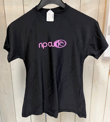 Ripcurl Rashguard Woman Black (Restparti) i gruppen Våtdräktsprodukter / Underställ och rashguards / Rashguard / Rashguard dam hos Surfspot Sweden AB (ripcurlrashwbl)