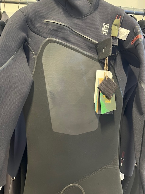 C-Skins NuWave Wired+ LQS Hooded 6/5 stl LT (med liten anmärkning)