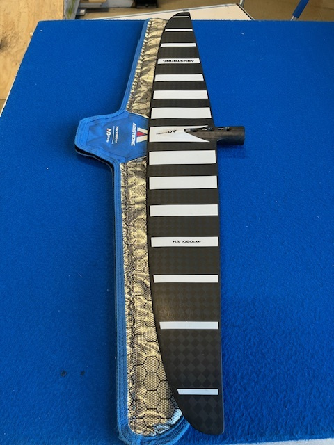 Armstrong HA1080 Front Wing (Lätt begagnad)