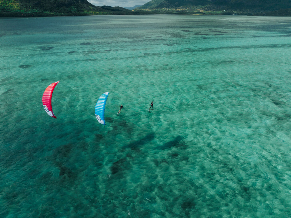 Ozone Hyperlink V4 - Kite Only with bag