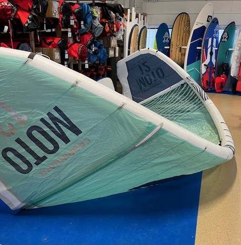 Cabrinha Moto 12kvm 2022 (Begagnad)