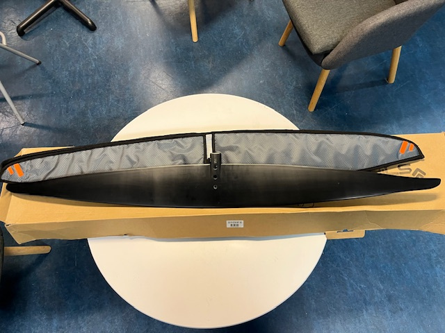 Starboard Front Wing - UCS - MF-1160 (Demokörd)