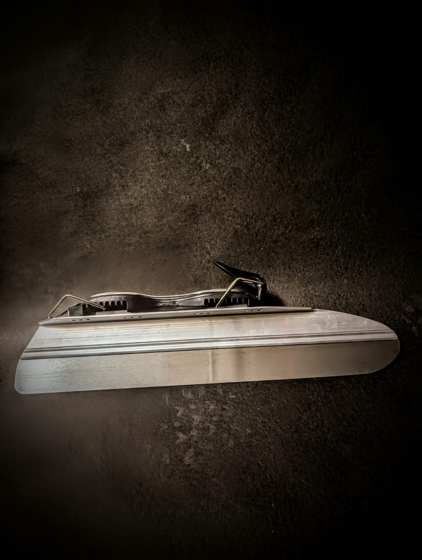 The Wingsk8 v4 med v1 bindning (Skridsko för segling)