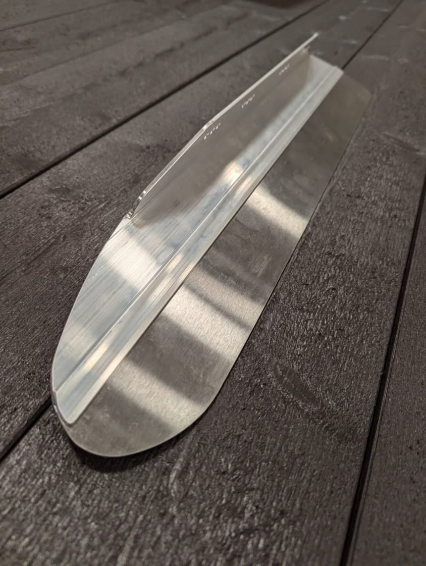 The Wingsk8 v4 med v1 bindning (Skridsko för segling)