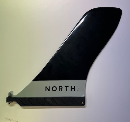 North SUP Touring Fin 9 tum (US-box)