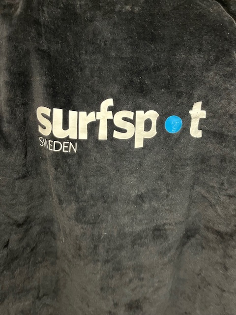 SurfSpot Poncho Black B-sortering